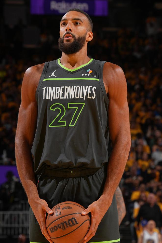 雷霆力克法国男篮,戈贝尔送出助攻 雷霆力克法国男篮,戈贝尔送出助攻