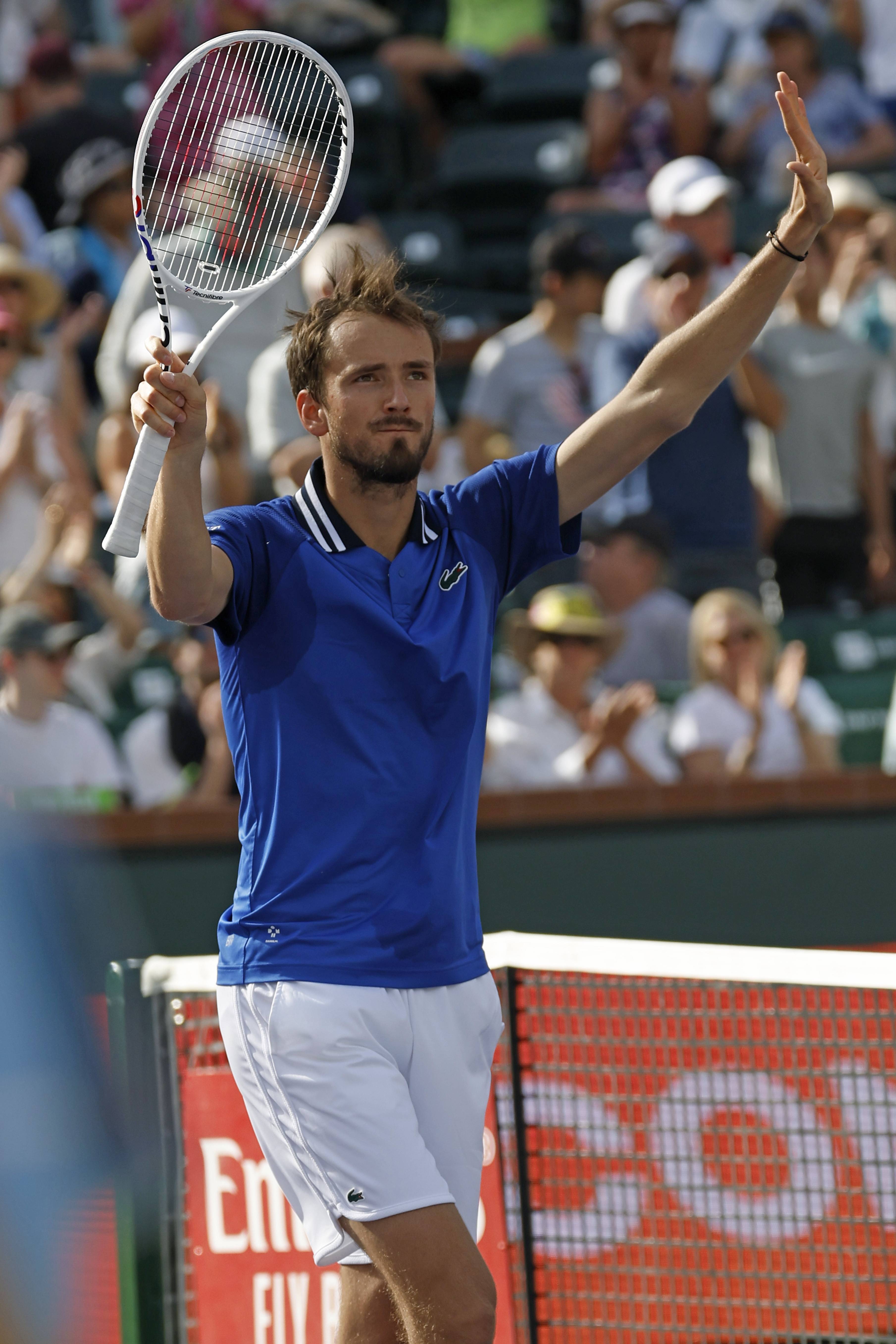 日本网球队爆冷世界网球队,梅德韦杰夫打破历史纪录的简单介绍 日本网球队爆冷世界网球队,梅德韦杰夫打破历史纪录的简单介绍