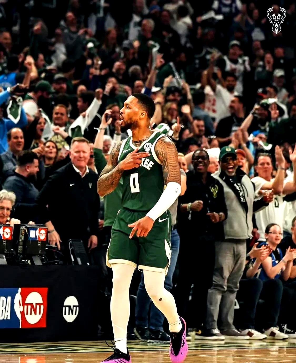 包含步行者鏖战湖人,利拉德一己之力扛起全队的词条 包含步行者鏖战湖人,利拉德一己之力扛起全队的词条