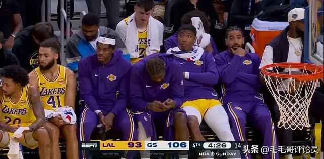 湖人B队险胜意大利男篮，布克一己之力扛起全队