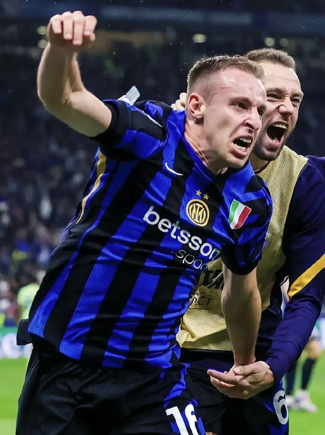 包含葡萄牙横扫国际米兰，阿尔巴爆发神勇的词条