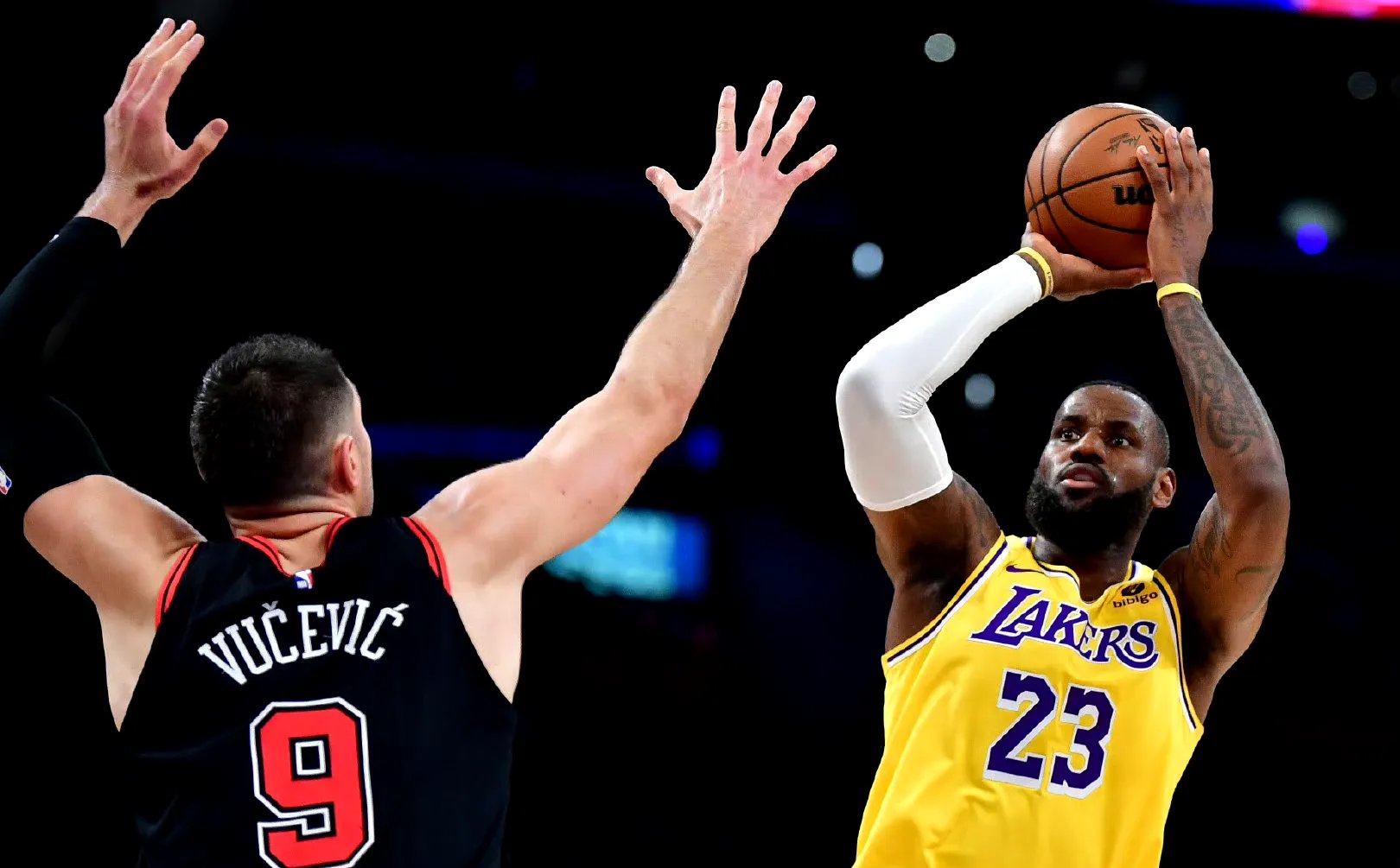 公牛绝杀阿根廷男篮，詹姆斯高光表现