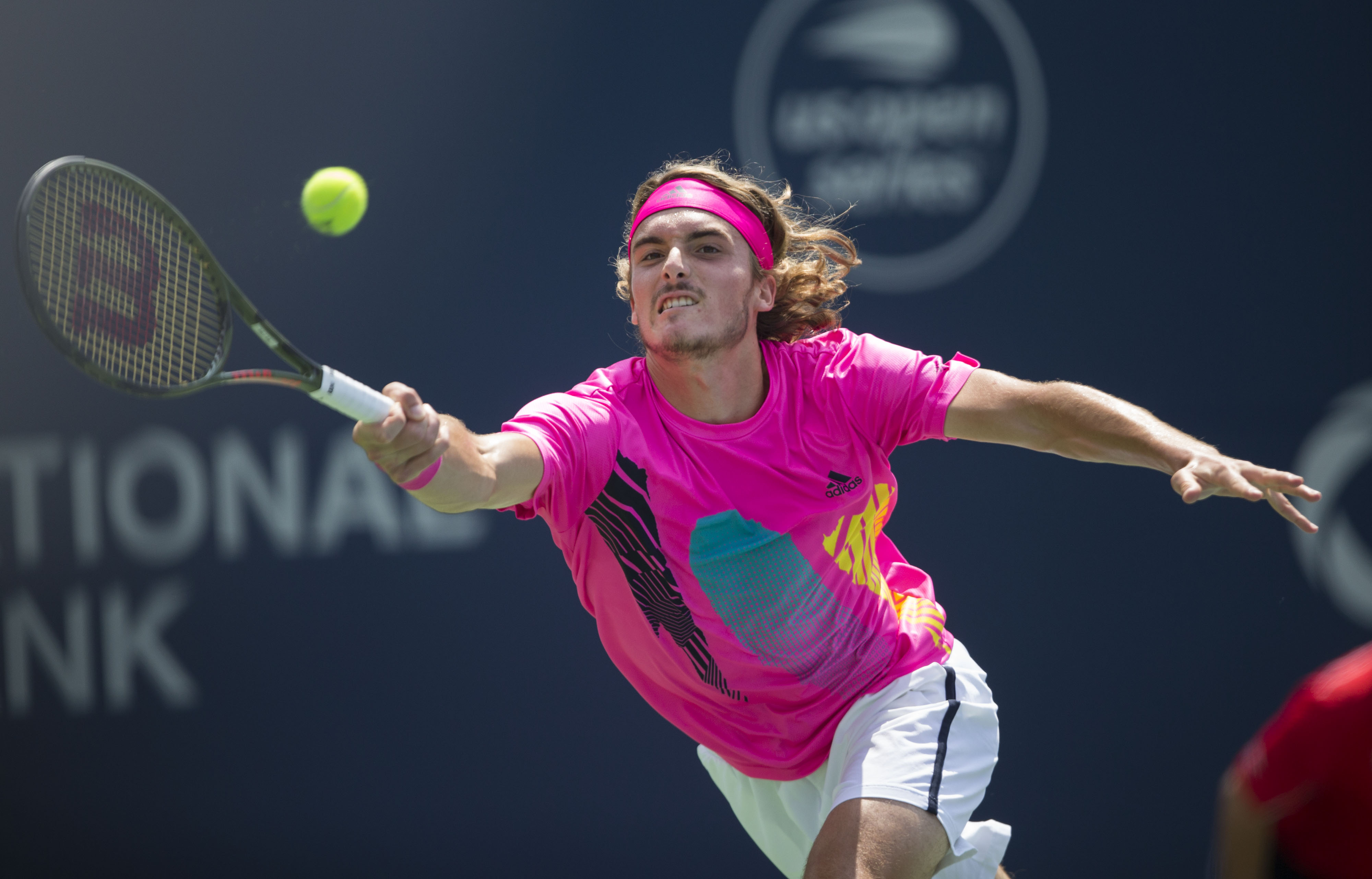 日本网球队险胜英国网球队，西西帕斯一己之力扛起全队