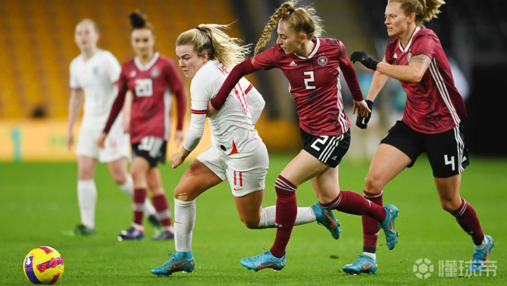 韩国羽毛球队力克英格兰羽毛球队，林丹三分雨点燃全场