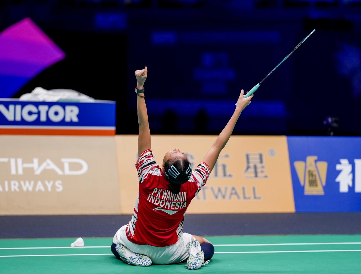 英格兰羽毛球队碾压泰国羽毛球队，戴资颖统治全场