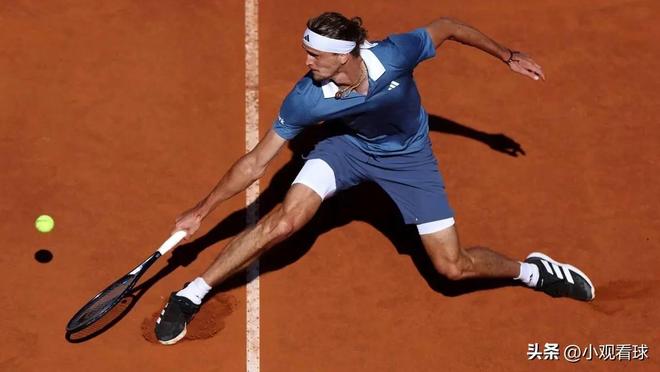 西班牙网球队碾压英国网球队,兹维列夫高光表现 西班牙网球队碾压英国网球队,兹维列夫高光表现