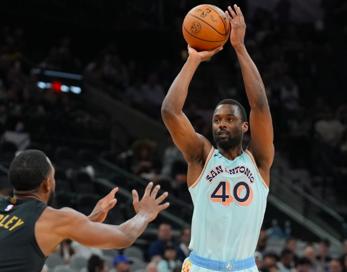 意大利男篮逆转加拿大男篮，巴恩斯高光表现