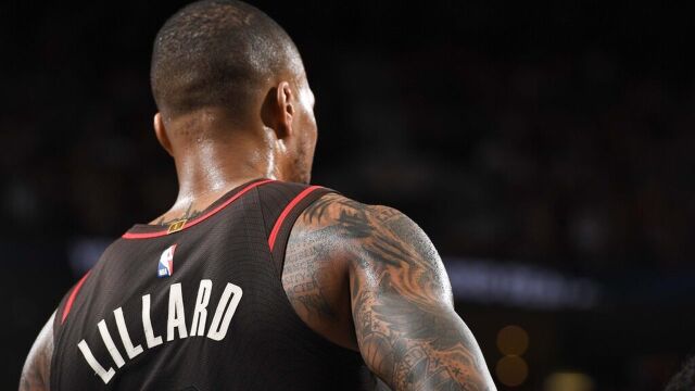 新疆队轻取上海队，利拉德高光表现